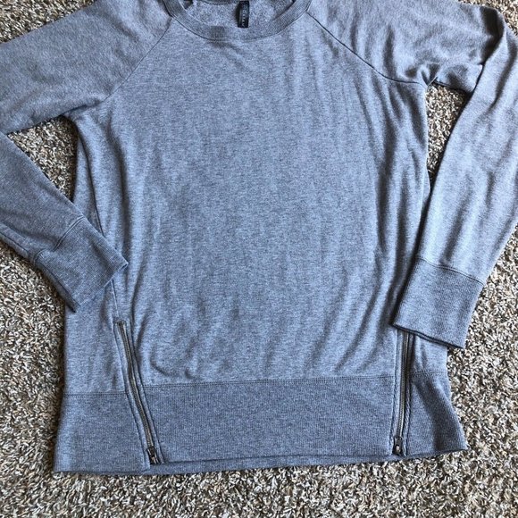 Gaiam Sweater Womens Medium Gray Pullover Long Sleeve Casual Zipper Lightweight - Picture 3 of 12
